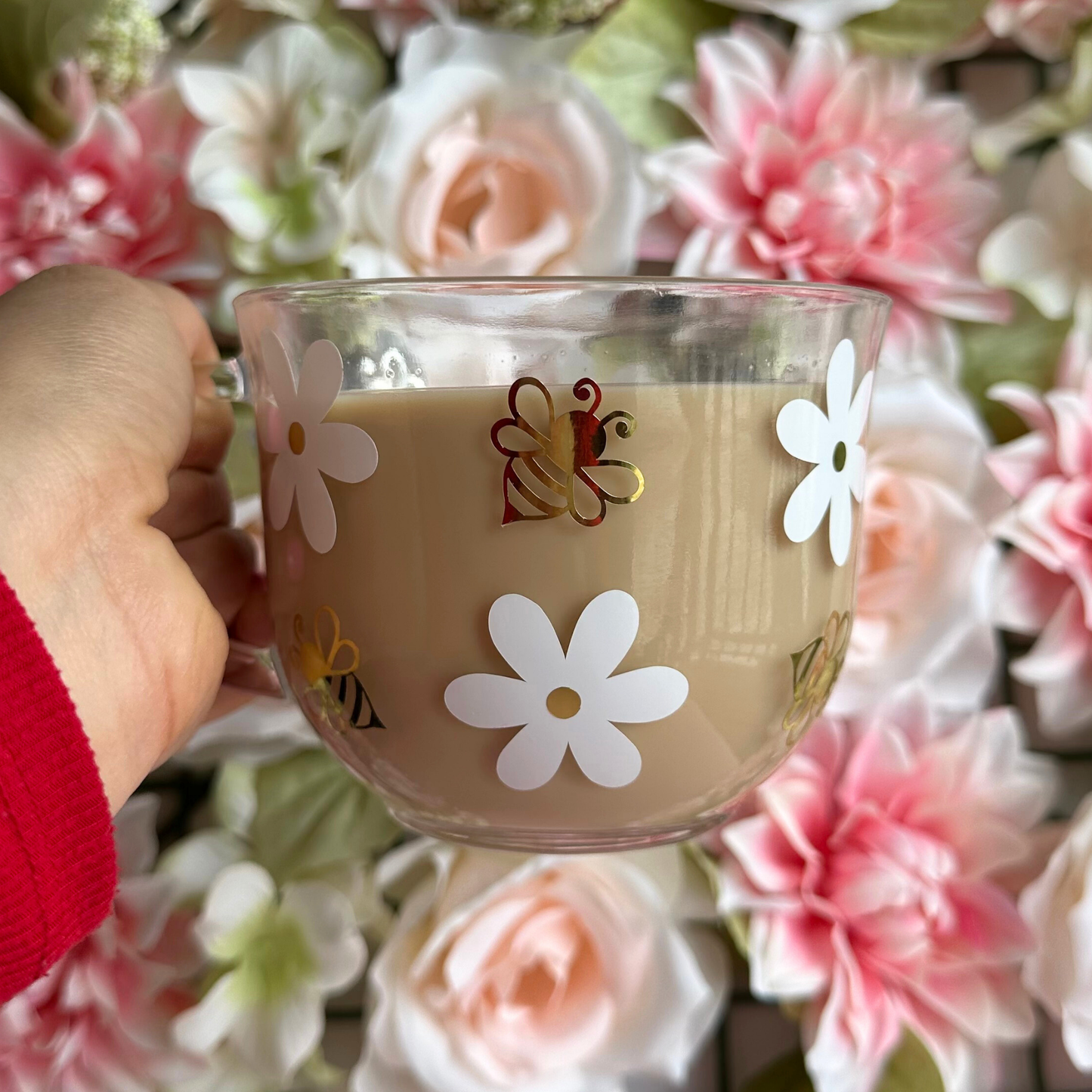Bumble Bee & Daisy Flower 18oz Glass Mug