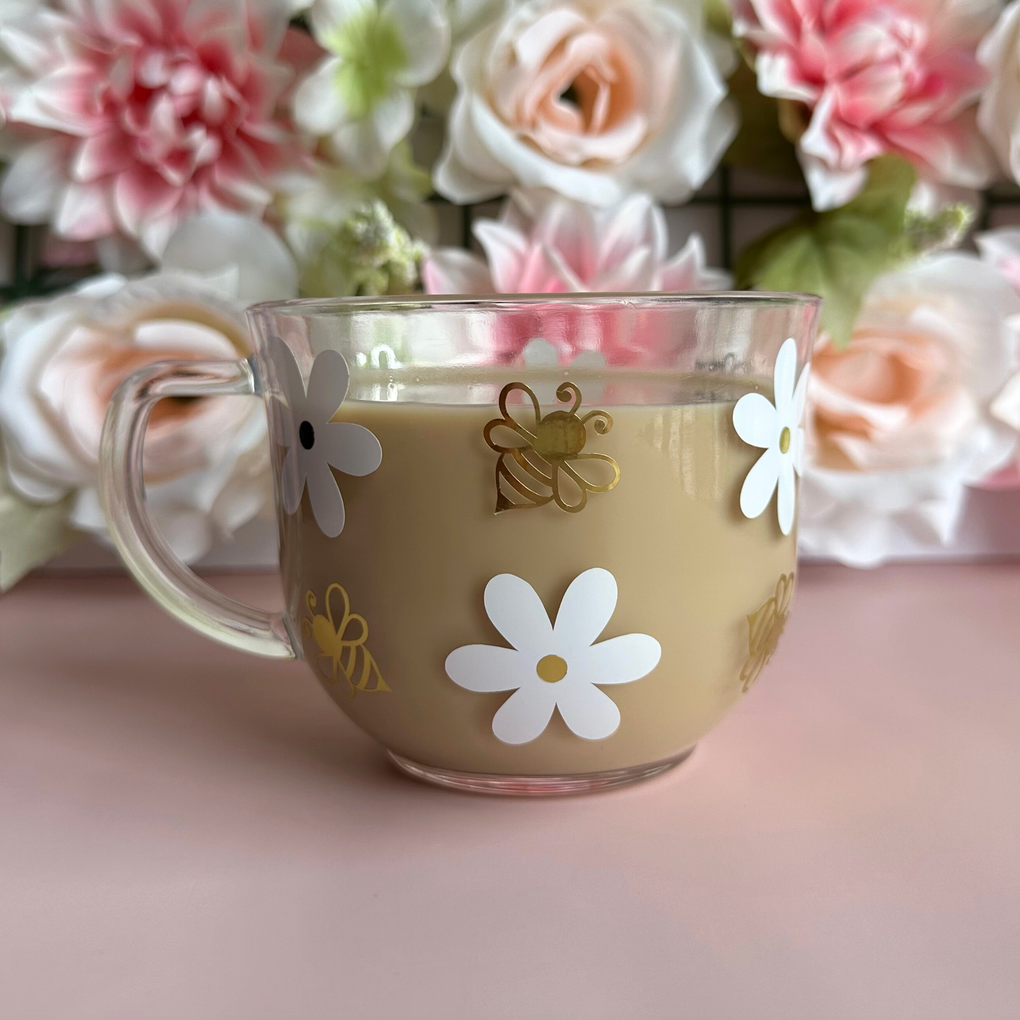 Bumble Bee & Daisy Flower 18oz Glass Mug